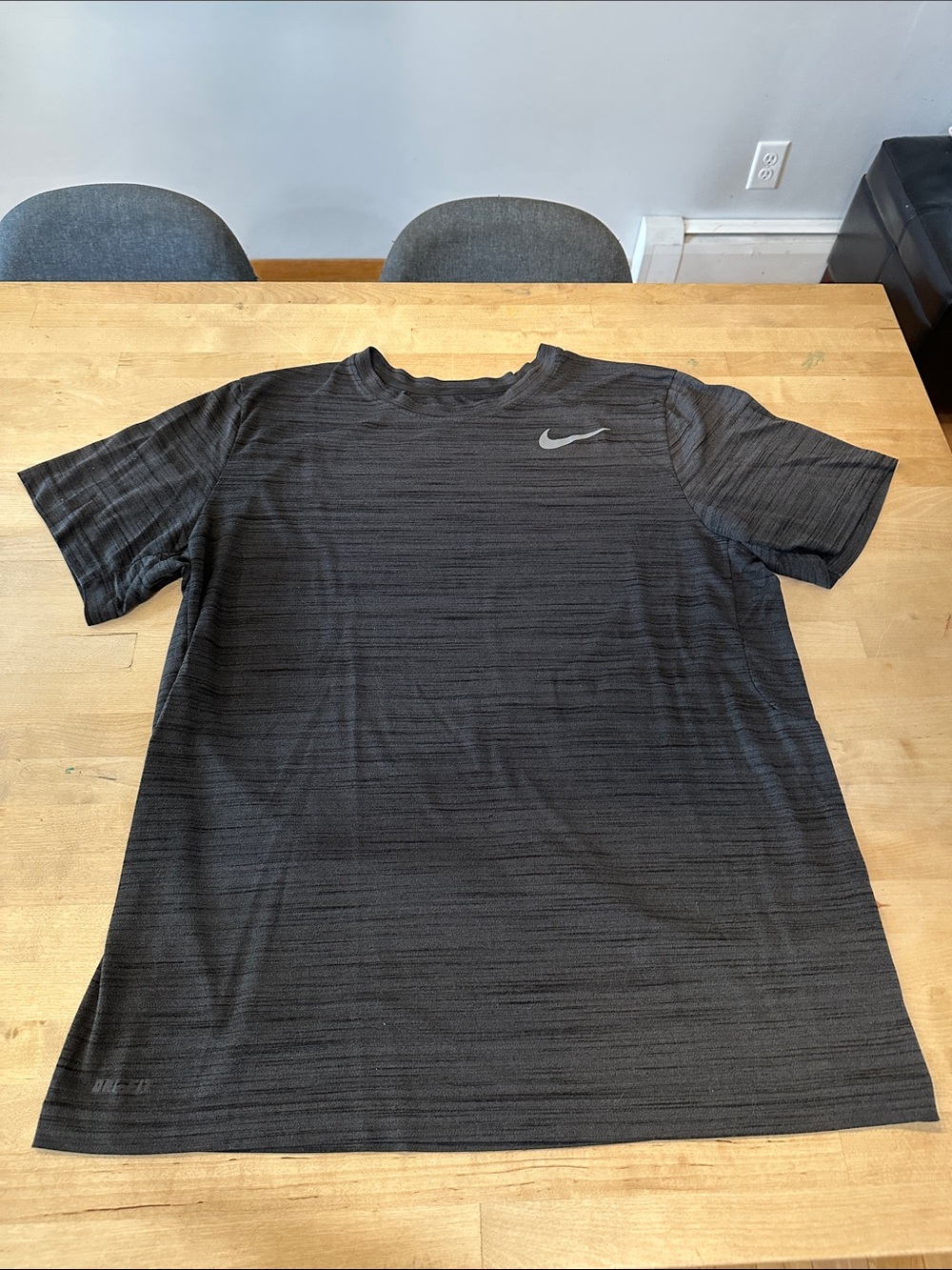 Nike Men's Heathered Dark Gray Performance Tee